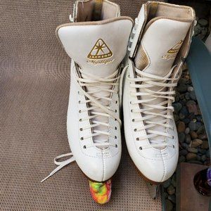 ICE SKATES LADIES/GIRLS JACKSON MYSTIQUE